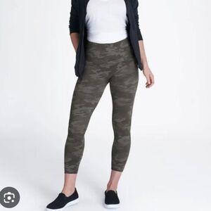 Spanx Green Camo Cropped Look At Me Now Leggings